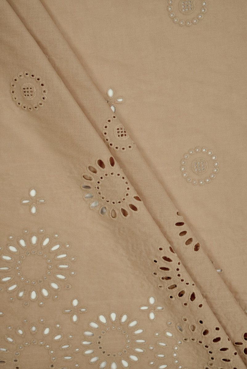 Broderad kamelbatist