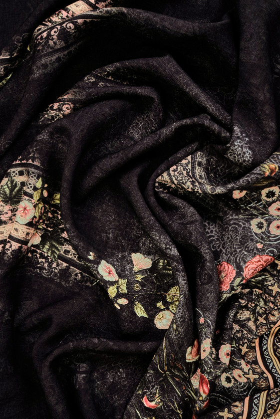 Wiskoza w ornamenty czarna
