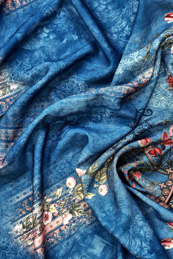 Wiskoza w ornamenty niebieska