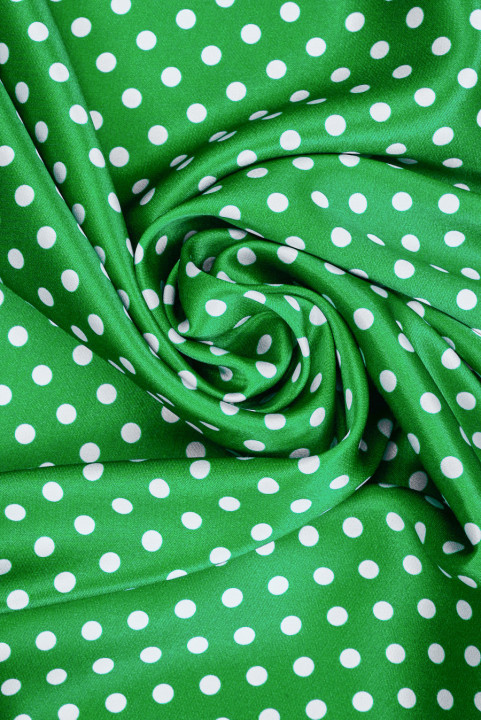 Satin de viscose à pois vert