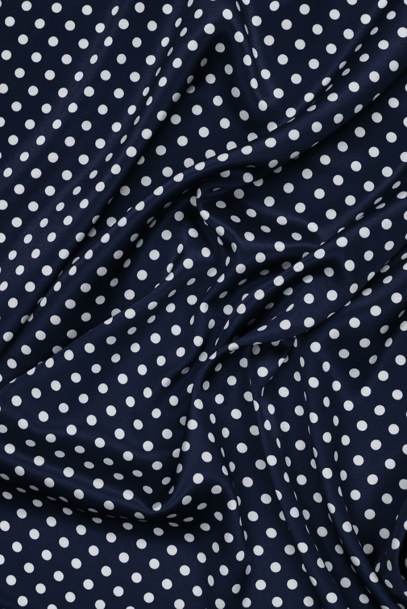 Satyna wiskozowa w kropki granatowa