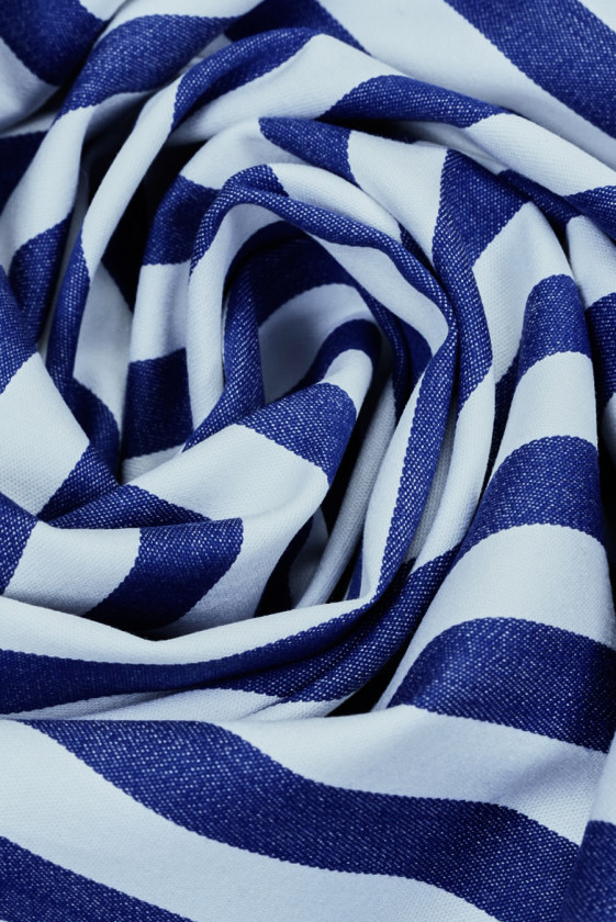 Bawełna elastyczna z wiskozą w niebieskie paski