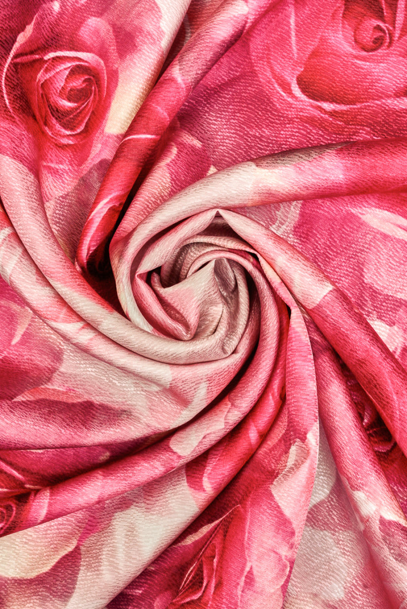 Tkanina jedwabna Å¼akardowa w kwiaty