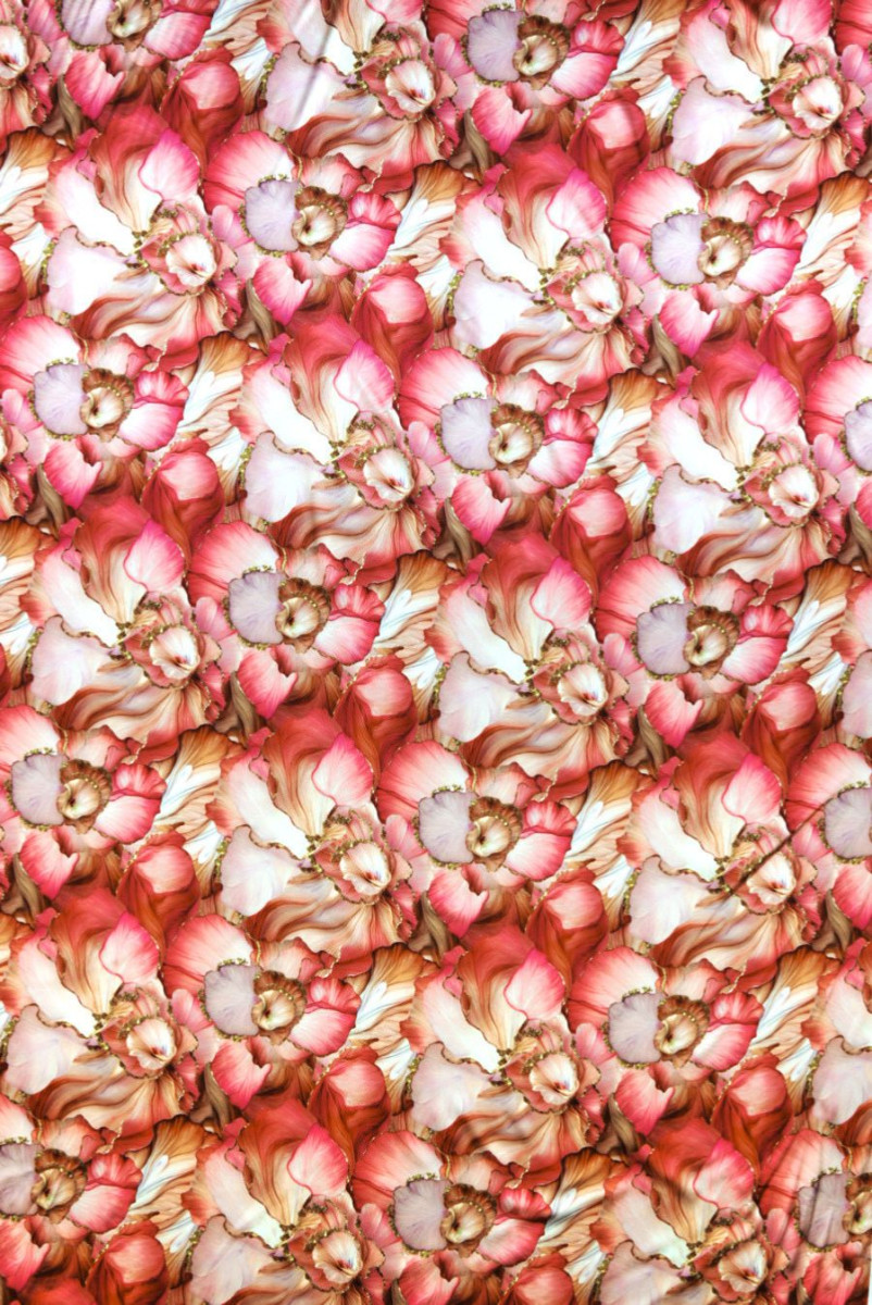 Fleurs en satin de soie avec finitions dorées