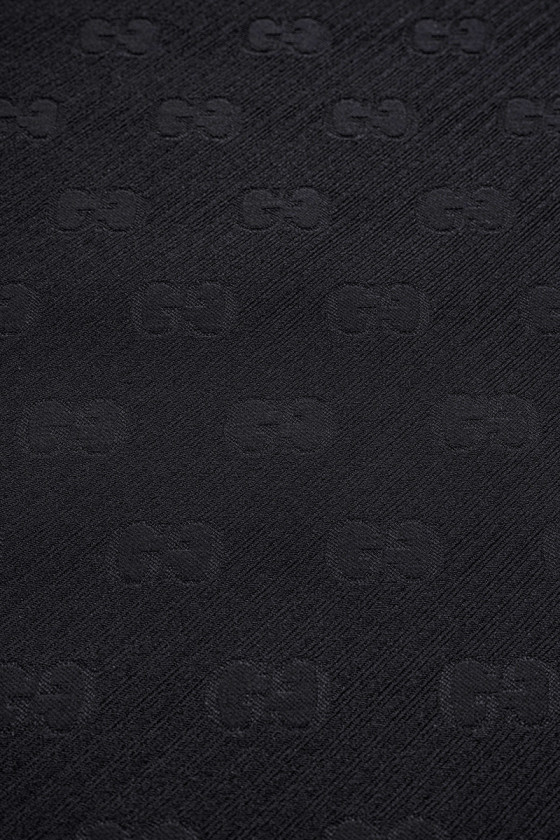 Wełna kostiumowa czarna sygnowana