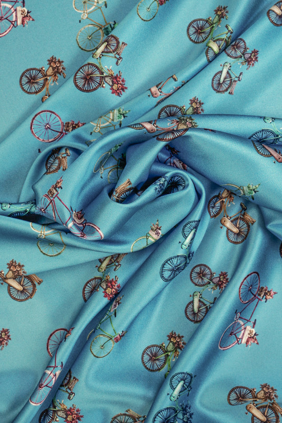 Satyna jedwabna rowery na jeansowym tle