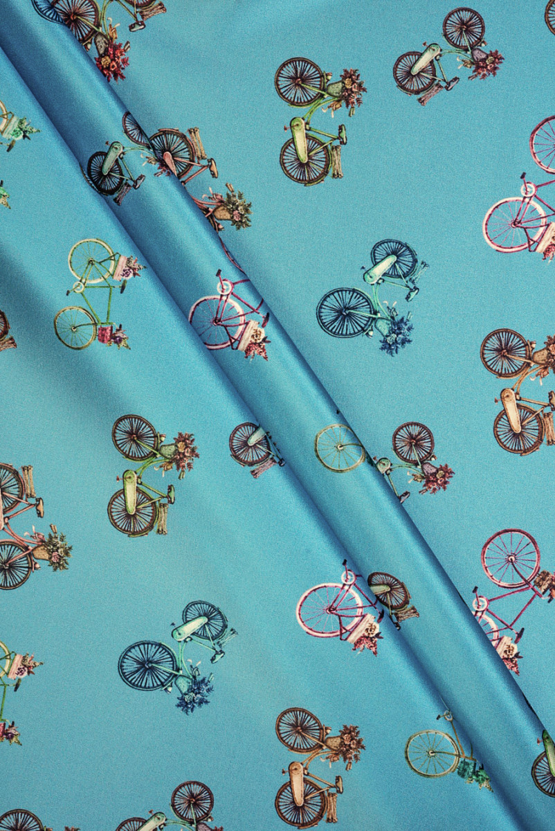 Satyna jedwabna rowery na jeansowym tle