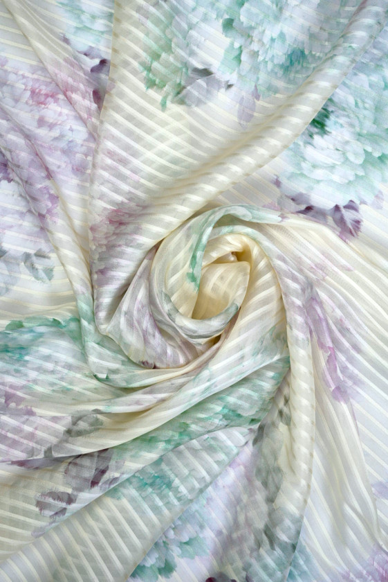 Jedwab devore malowane kwiaty