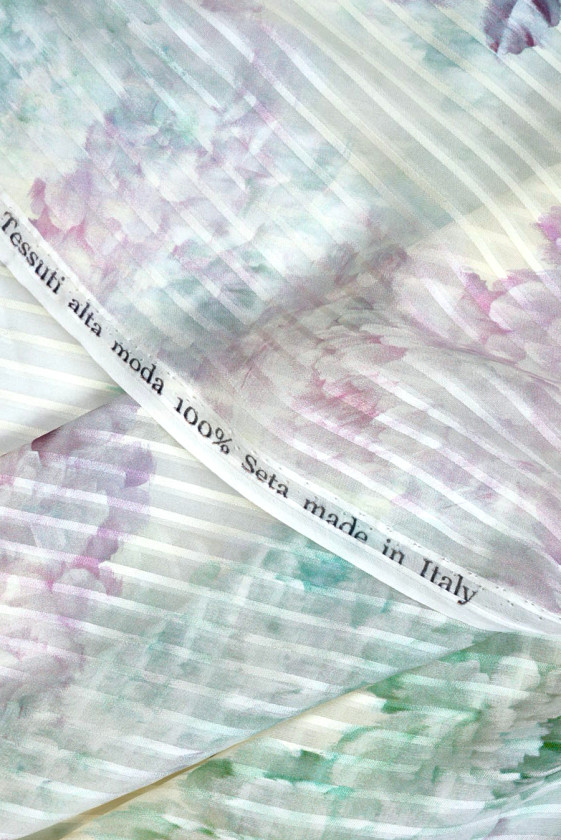 Jedwab devore malowane kwiaty