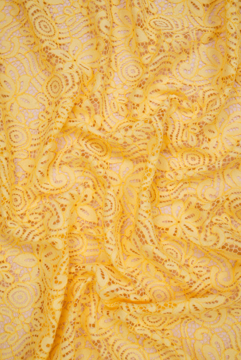 Encaje con algodón amarillo