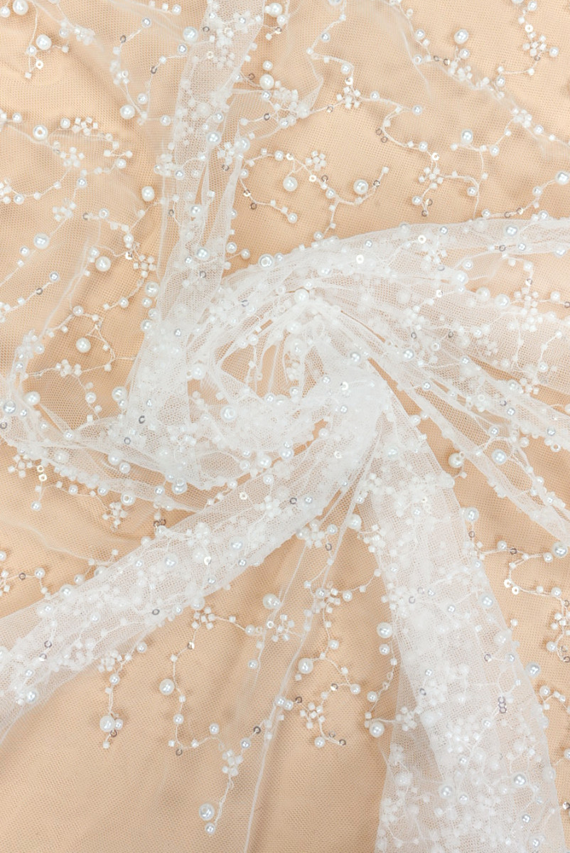 Koraliki i perły załamana biel