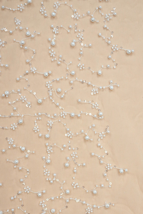 Koraliki i perły załamana biel