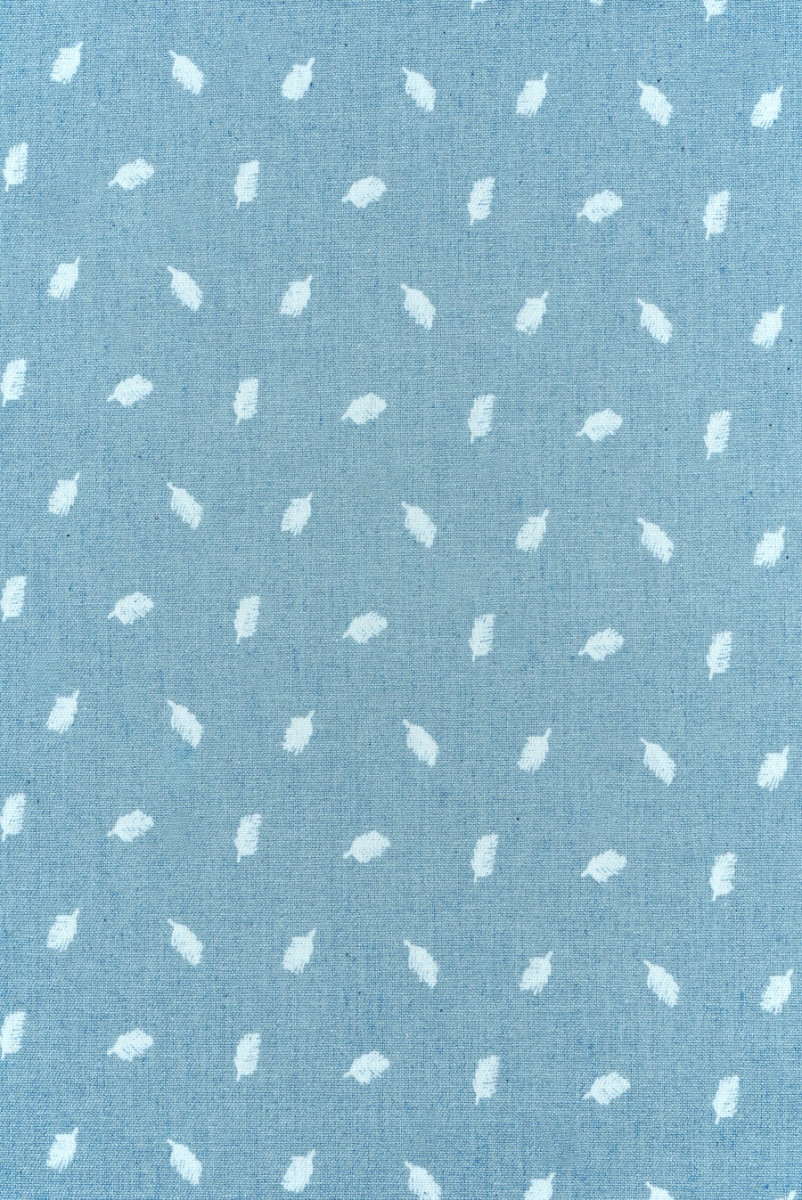 Bawełna koszulowa błękitna w piórka