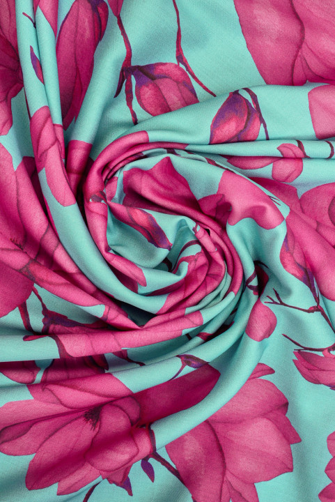 Viscose à fleurs roses sur turquoise