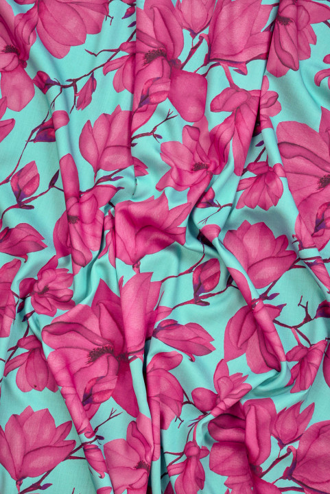 Viscose à fleurs roses sur turquoise