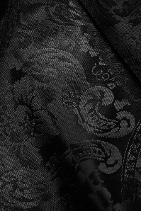 Căptușeală semnată neagră cu ornamente