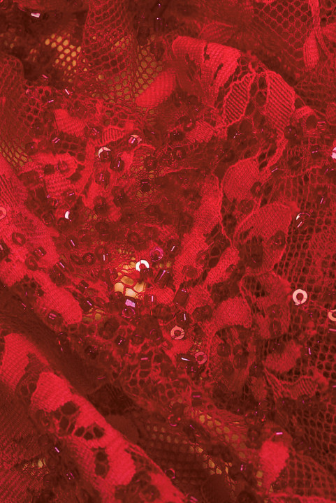 Dentelle française avec perles rouge