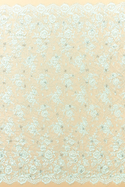 Dentelle française avec perles menthe
