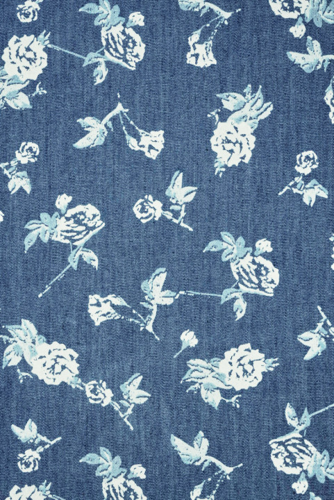 Jeans chemisier à petites fleurs blanches