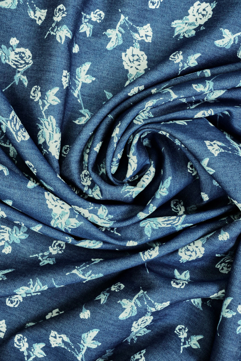 Jeans w białe kwiatki