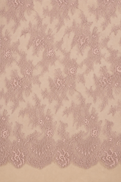 Encaje francés color rosa empolvado