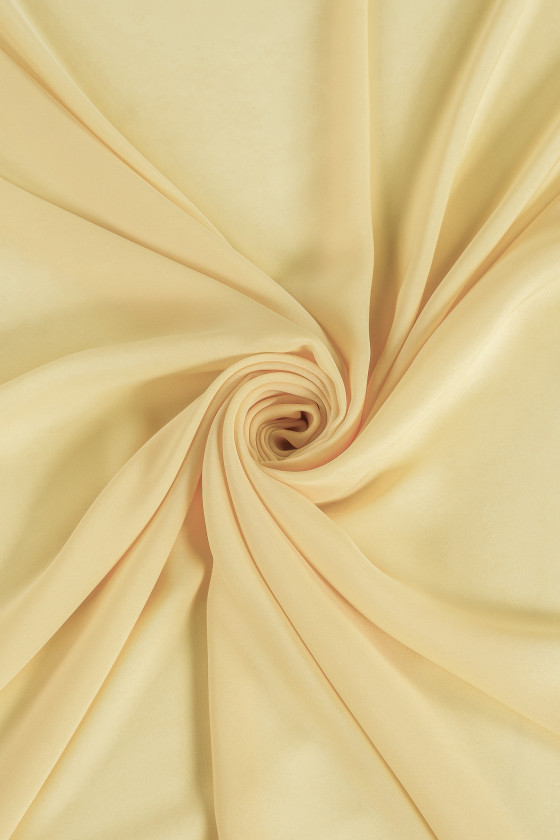 Kreppet silke i beige KUPON...
