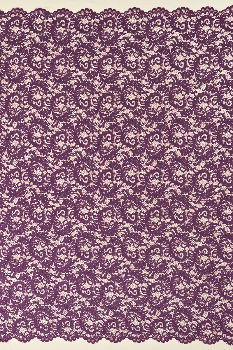 Dantelă prune