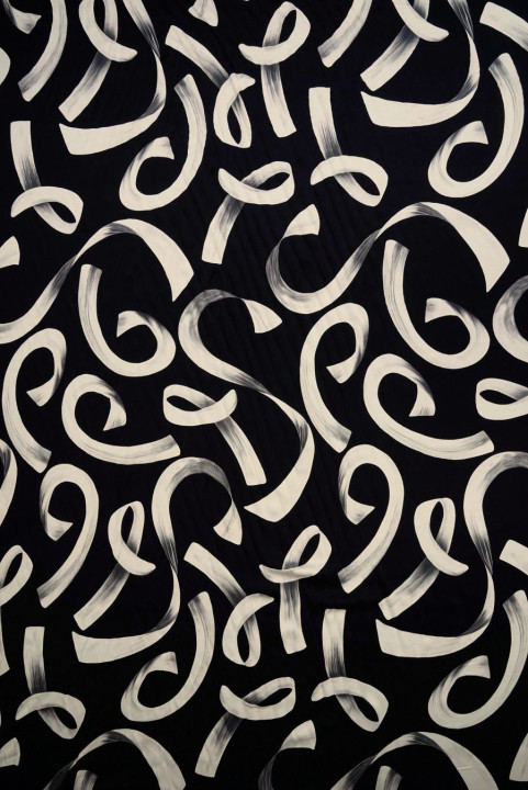 Satin in viscosa nero con motivi beige