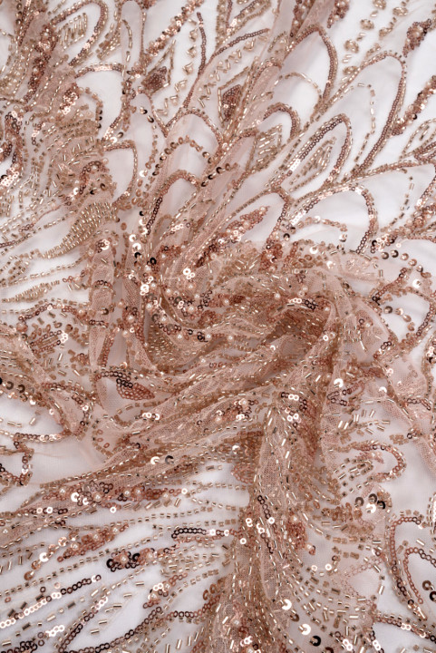 Perles sur tulle beige poudre