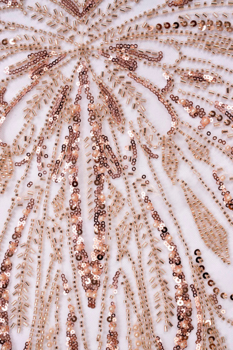 Perles sur tulle beige poudre