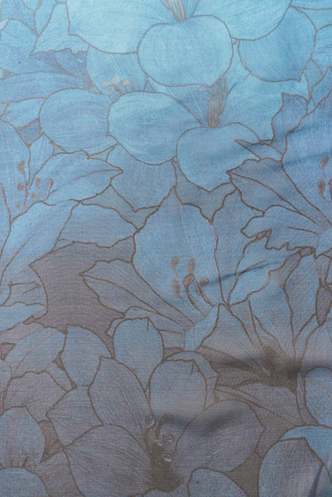 Geverfd zijden chiffon met bloemenmotief in blauw