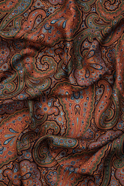Seidensatin rostfarbenes Paisley