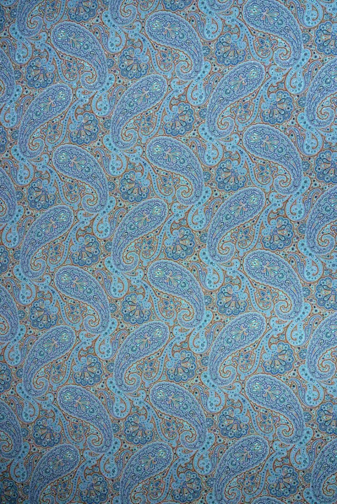 Satin de soie bleu motif paisley