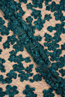 Pizzo con fiori 3D verde acqua