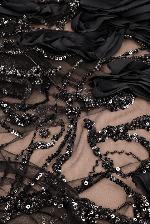Beads and chiffon waves black
