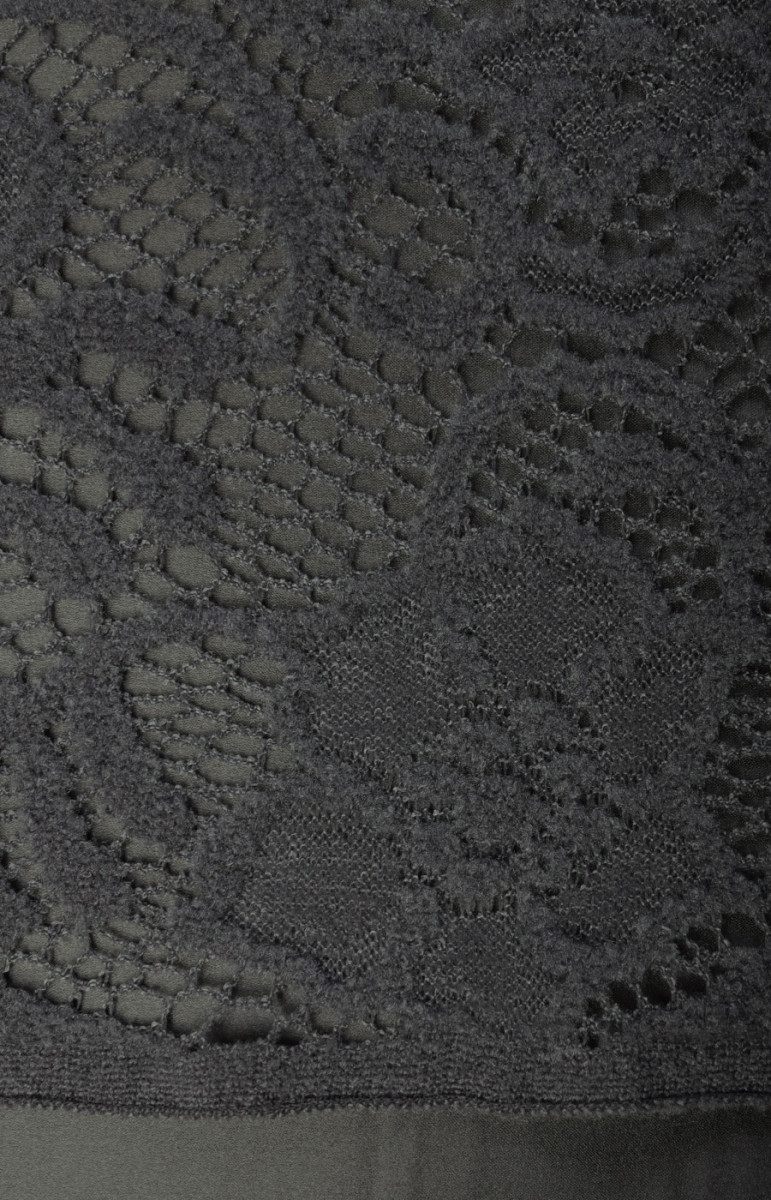 Encaje elástico gris oscuro CUPÓN 130 cm
