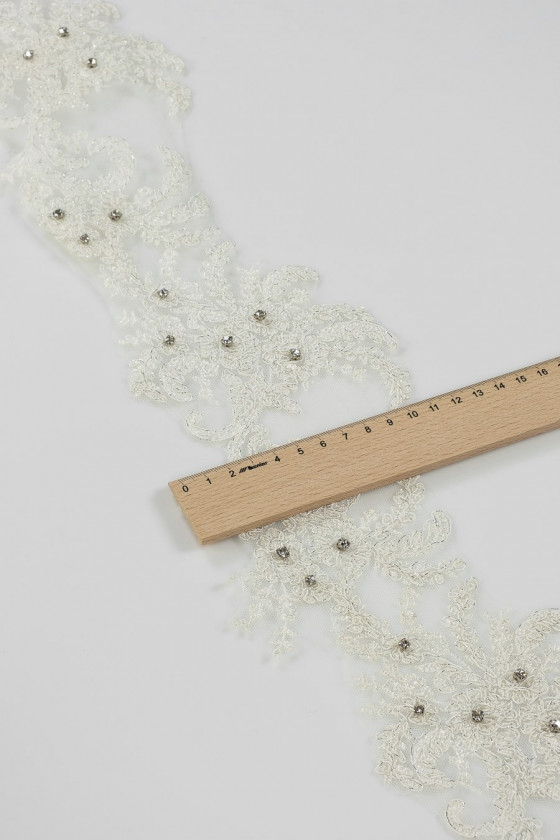 Lace tape with ecru crystals