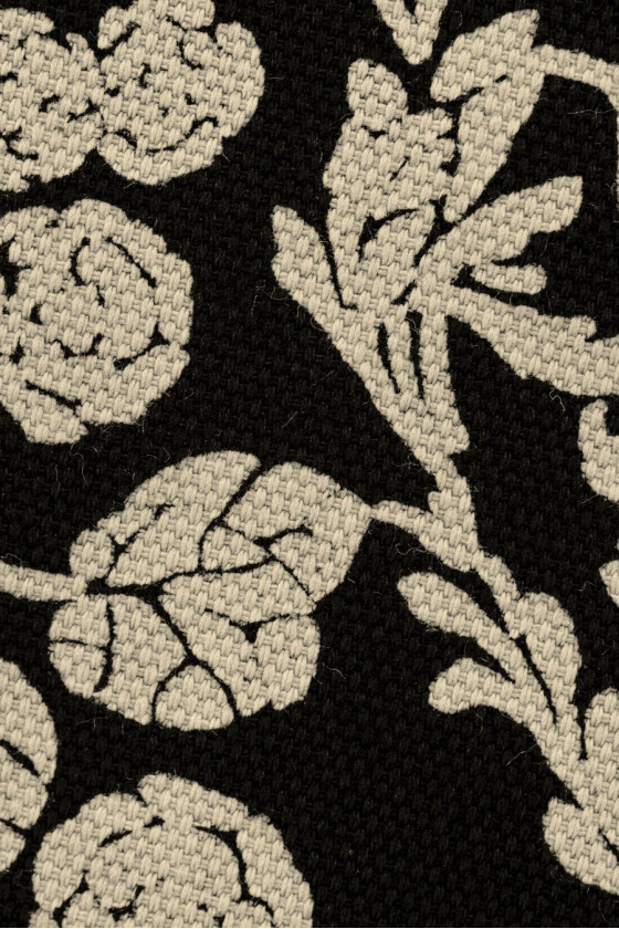 Żakard w kwiaty czarno-ecru
