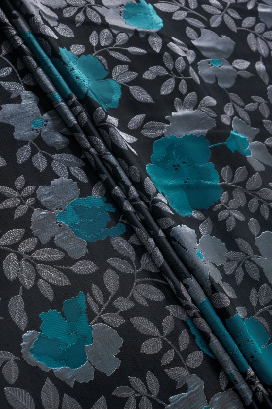 Tkanina typu żakard - czarna w srebrno-turkusowe kwiaty
