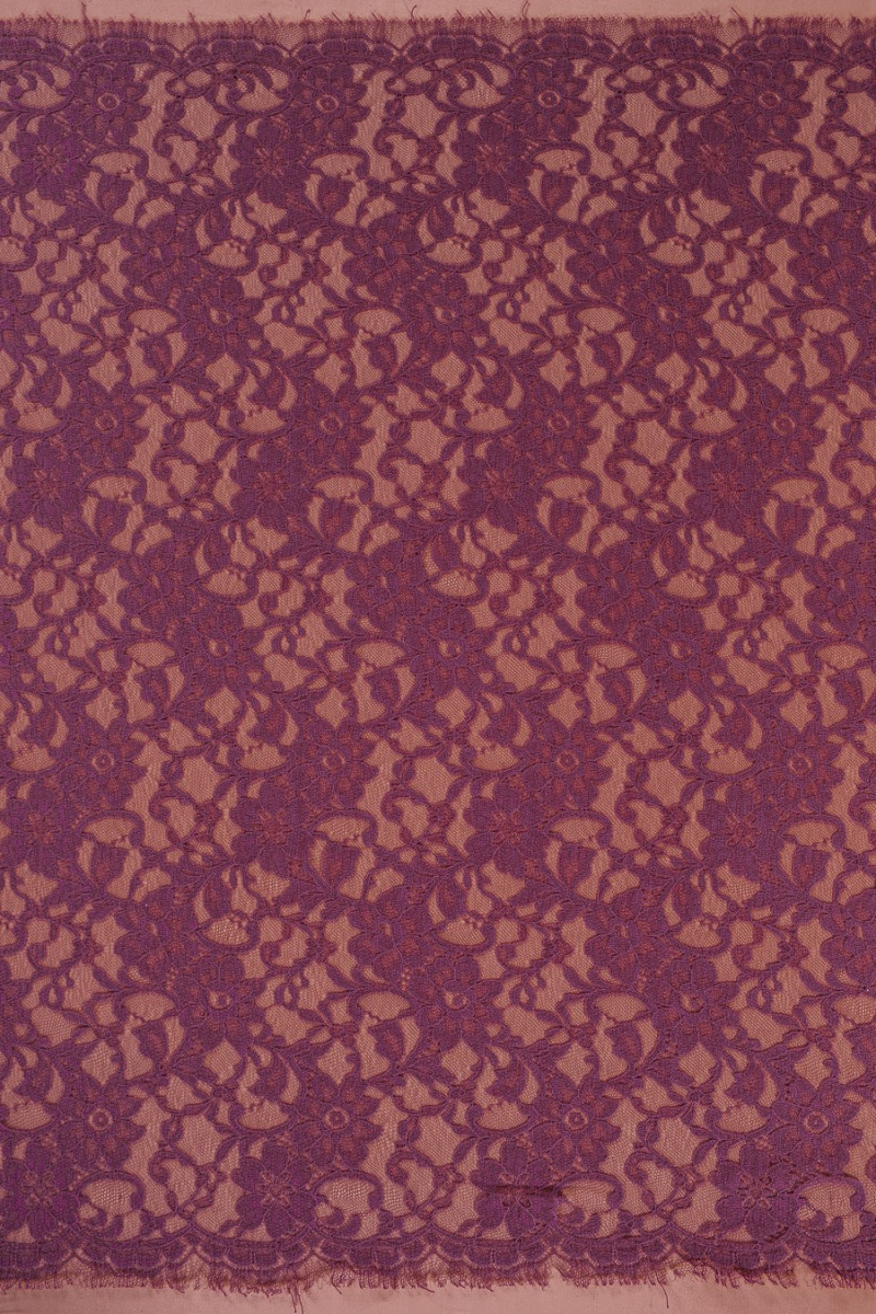Narrow lace extinguished violet