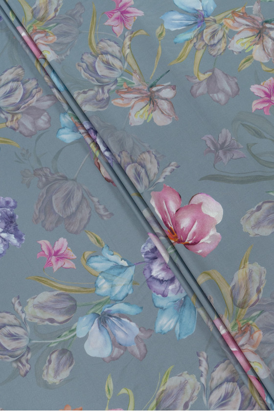 Viscose in painted flowers